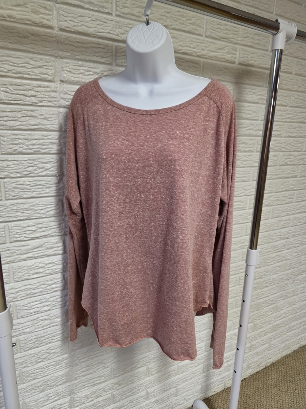 Women's Lightweight Long-Sleeve Scoop Neck Top - Dusty Rose